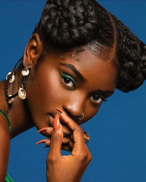 Dark/brownskin Baddies Daily (@darkskinbaddiesdaily) .